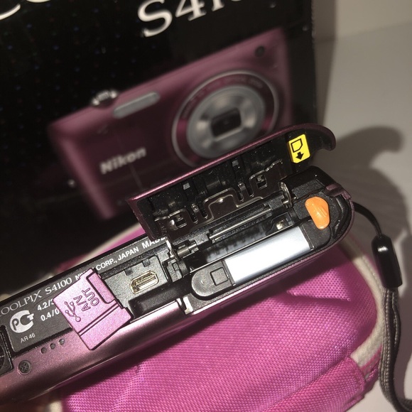Coolpix s4100 Nikon Digital Camera ๐ธ Touch Screen - Picture 4 of 4